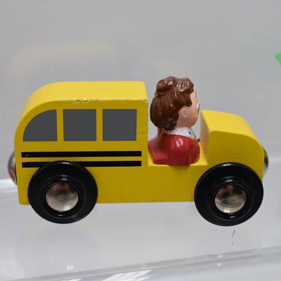 Wooden Tumble Tree Town Folk Wooden Dump Truck Construction Worker Driver n Bus - Picture 8 of 10